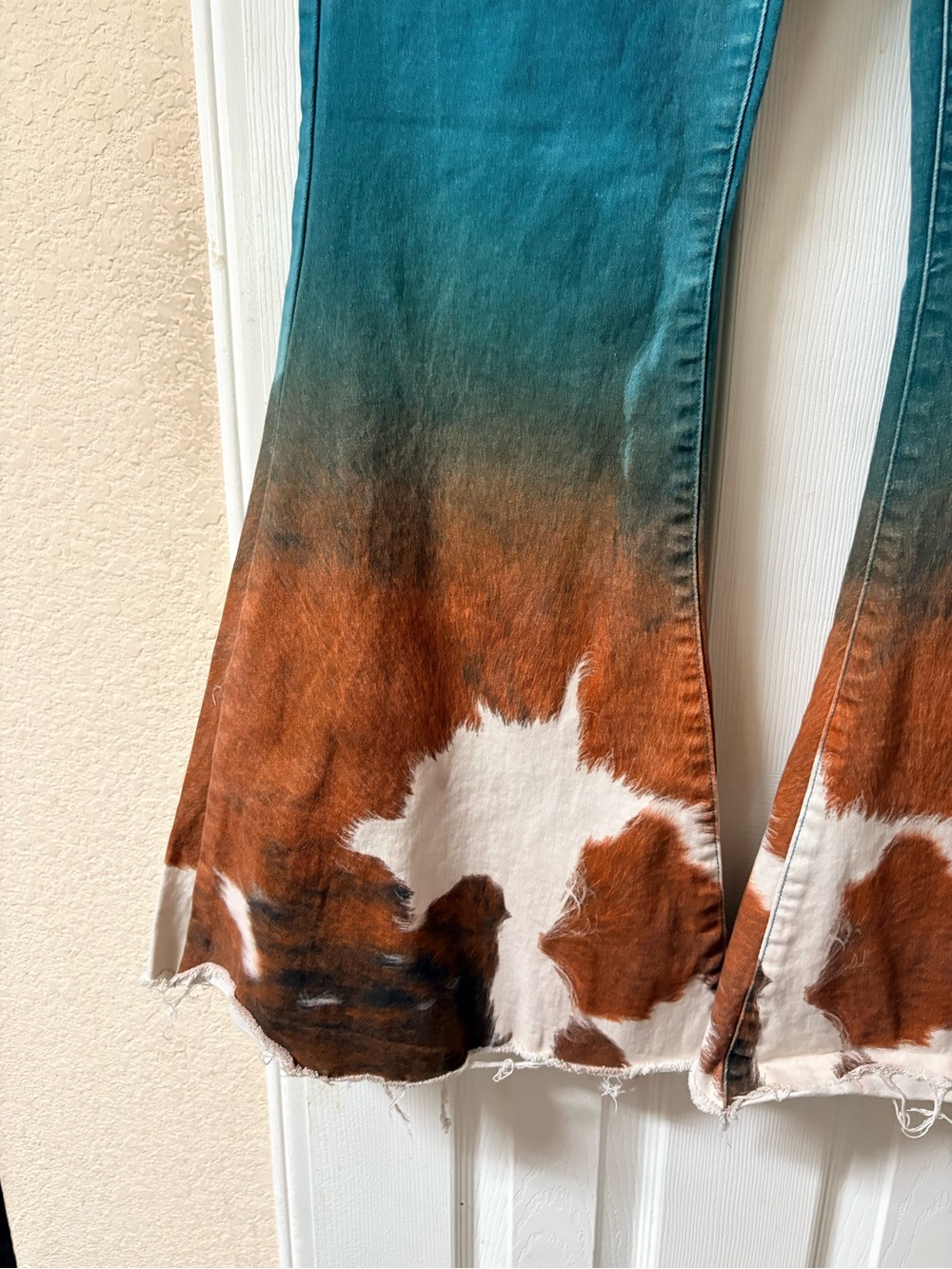 Ranch Dress’n Jade Turquoise Cowhide Print Superflare Stretchy Jeans Size 14 - Picture 5 of 14